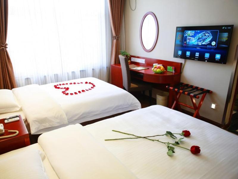 Greentree Inn Bole Wanxianghui Express Hotel Eksteriør billede