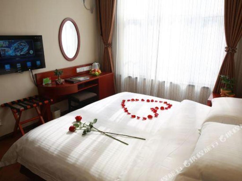 Greentree Inn Bole Wanxianghui Express Hotel Eksteriør billede
