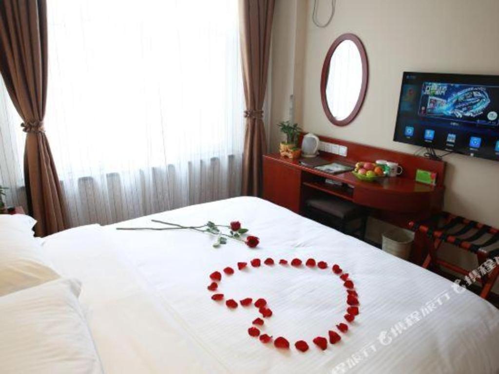 Greentree Inn Bole Wanxianghui Express Hotel Eksteriør billede