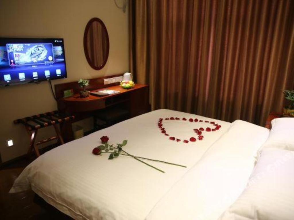 Greentree Inn Bole Wanxianghui Express Hotel Eksteriør billede
