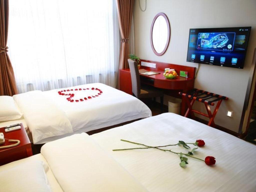 Greentree Inn Bole Wanxianghui Express Hotel Eksteriør billede