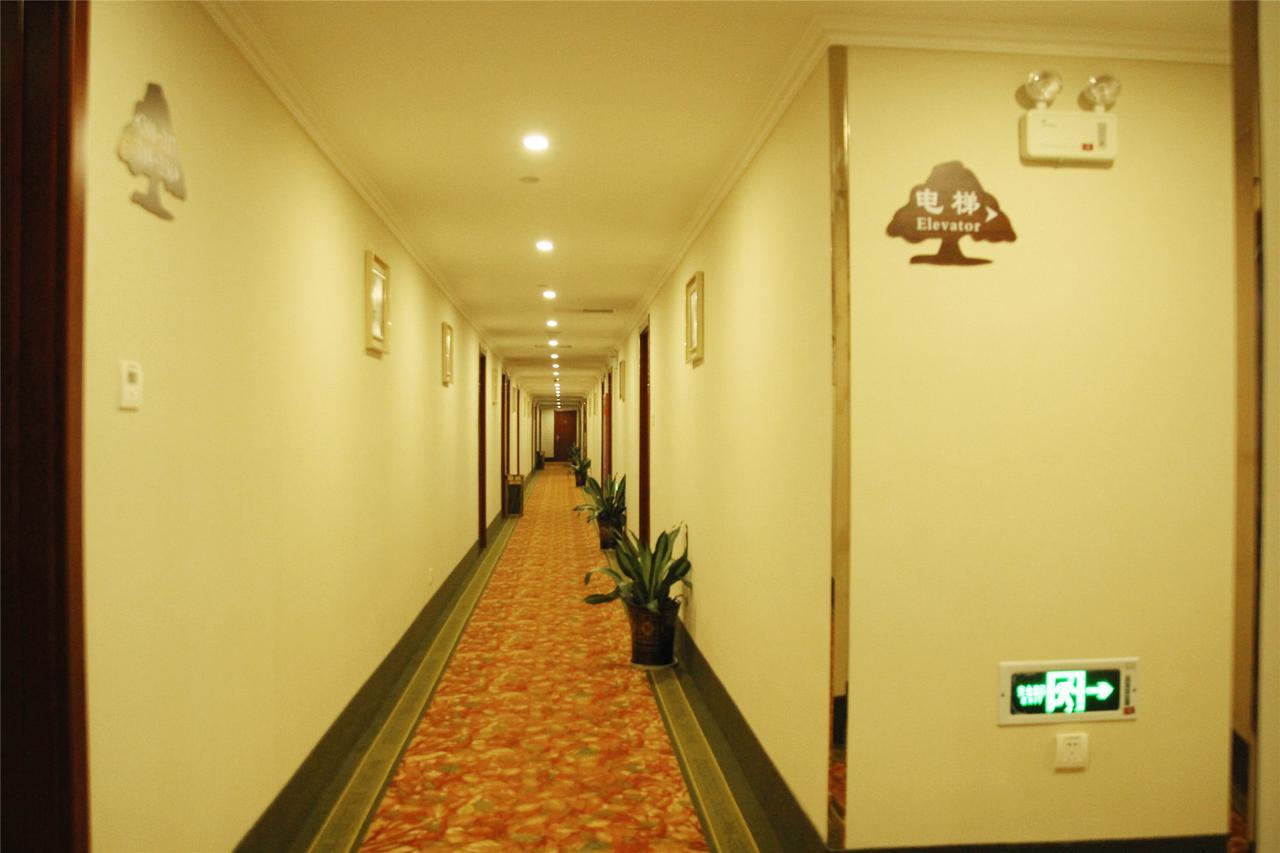 Greentree Inn Bole Wanxianghui Express Hotel Eksteriør billede