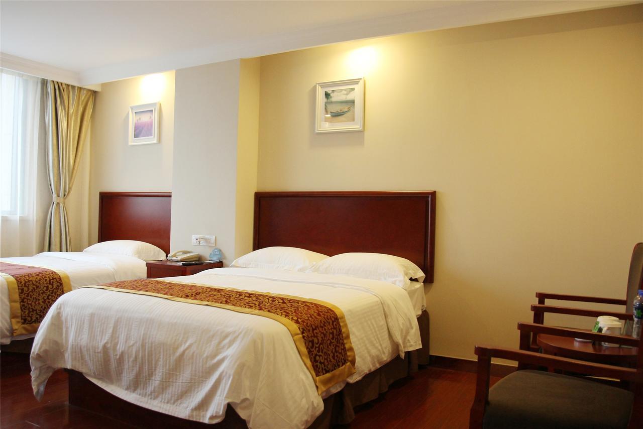 Greentree Inn Bole Wanxianghui Express Hotel Eksteriør billede