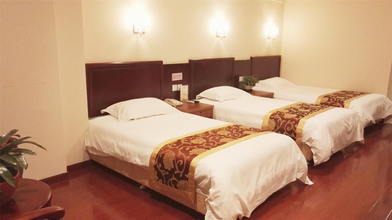 Greentree Inn Bole Wanxianghui Express Hotel Eksteriør billede